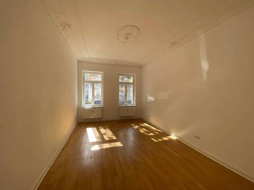 Schlafzimmer - 3 Zimmer Etagenwohnung zum Kaufen in Leipzig
