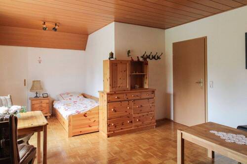 Zimmer_3_mit_Balkon - 