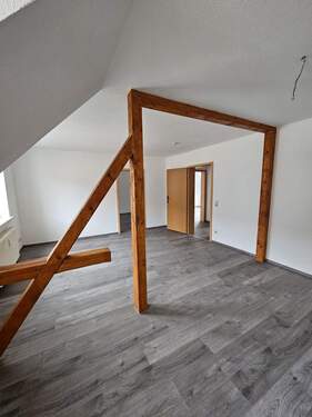 Wohnzimmer - 2 Raum- Dachgeschoss- Wohnung - 340,00&nbsp;EUR Kaltmiete, ca.&nbsp; 59,20&nbsp;m&sup2;&nbsp;Wohnfl&auml;che