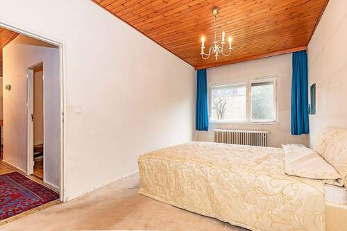 Schlafzimmer - 3 Zimmer Bungalow zum Kaufen in Berlin