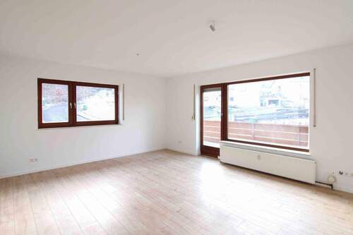 Wohnzimmer - 2 Zimmer Einfamilienhaus zum Kaufen in Marburg