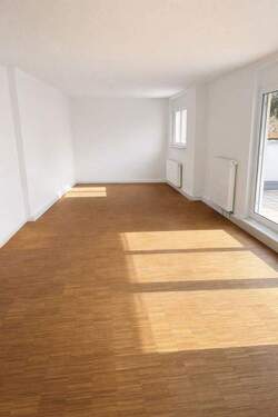 Hauptraum - Moderne Büro- Praxiseinheit mit Terrasse und separatem Eingang (provisionsfrei)