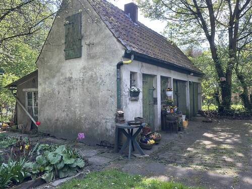ehemaliges Stallgebäude - Mehrfamilienhaus, Wohnhaus in Gelsenkirchen zum Kaufen