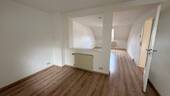 Zimmer mit Durchreiche - 