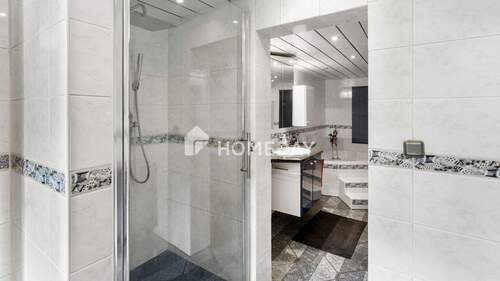 1. OG Badezimmer 1 - 