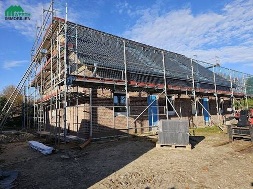 links DHH 1 - 5 Zimmer Doppelhaushälfte in Oster-Ohrstedt