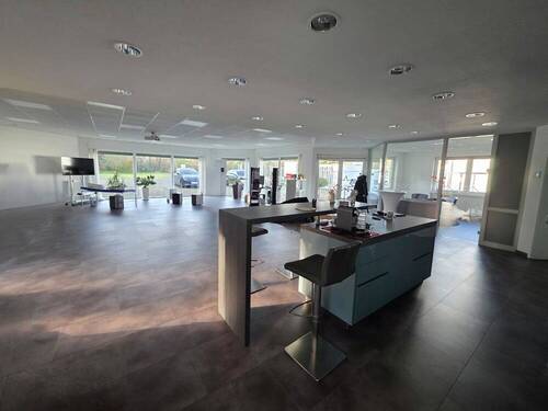 Ausstellungsraum-Empfang - Gewerbeobjekt (Büro, Produktion, Verkauf) in Bexbach