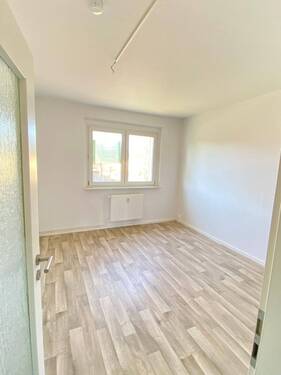 Wohnraum 1 - Sonniger Balkon & zentrale Lage - Ihr neues Zuhause wartet!
