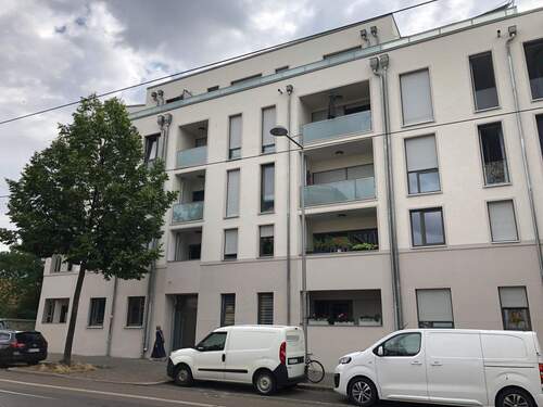 Ansicht Lindenthaler Straße 50 - Moderne 2-Raumwohnung mit Einbauküche und Balkon