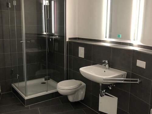 Bad mit Dusche - Etagenwohnung mit 41,20 m² in Leipzig zur Miete
