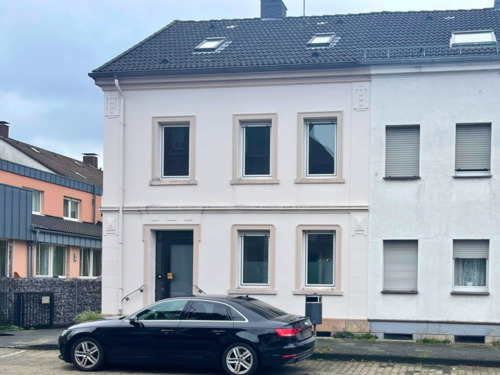 Hausansicht - 7 Zimmer Doppelhaushälfte zum Kaufen in Menden (Sauerland)