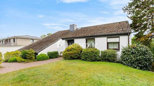 Außenansicht 2 - Exklusives Wohnen in Hanglage - Familienhaus mit Einliegerwohnung