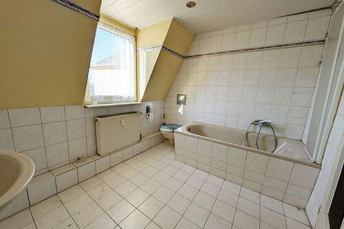 Badezimmer der WE im 2. OG - 