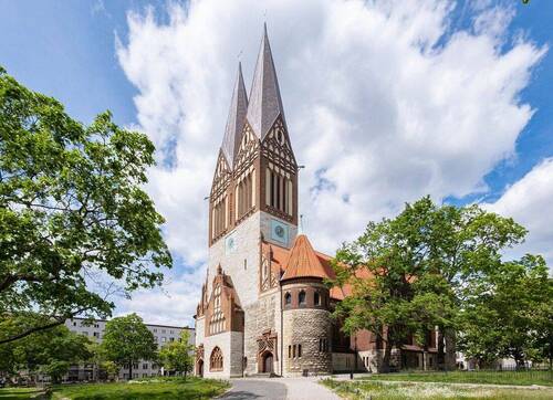 Kirche am Roedeliusplatz - 