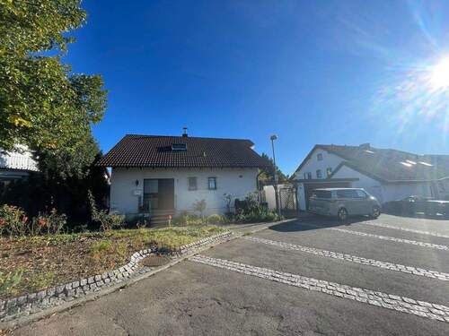 Bild 1 - Schwieberdingen: Einfamilienhaus in ruhiger Ortsrandlage, Südausrichtung,