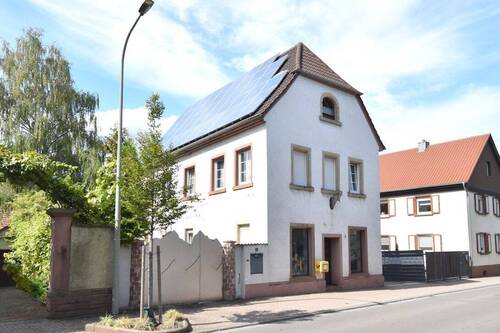 Straßenansicht - 3 Zimmer Mehrfamilienhaus, Wohnhaus zum Kaufen in Römerberg