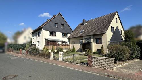 Titelbild - Zwei Häuser, fünf Wohneinheiten - vielfältige Nutzungsmöglichkeiten! (SY-1020-132)