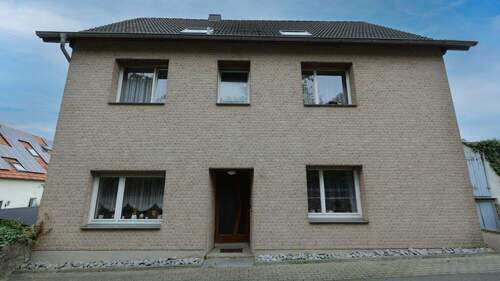 Frontansicht - 6 Zimmer Einfamilienhaus zum Kaufen in Paderborn / Neuenbeken