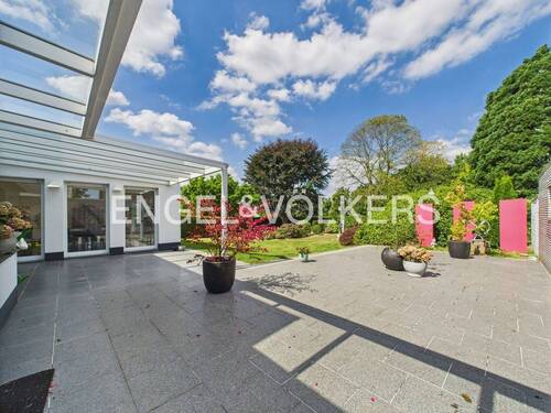 Die Terrasse bietet verschiedene Optionen - 