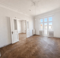 Altbauwelten in Top-Lage. Berlin Gefühl nahe Ludwigkirchplatz.