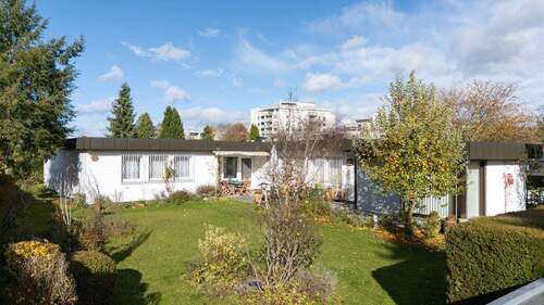 Außenansicht Südwest - 6 Zimmer Bungalow zum Kaufen in Villingen-Schwenningen