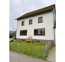 Gepflegtes Einfamilienhaus in bester Lage von Arzfeld zu verkaufen!