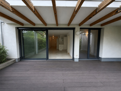 Terrasse geräumt mit KI - bei schlechtem Wetter - Etagenwohnung mit 89,80 m&sup2; in Leinfelden-Echterdingen zum Kaufen