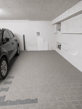 Tiefgaragen-Stellplatz - 