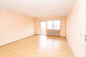 Wohnzimmer - 2 Zimmer Etagenwohnung zum Kaufen in Bad Königshofen im Grabfeld