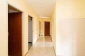 Flur 1 - 