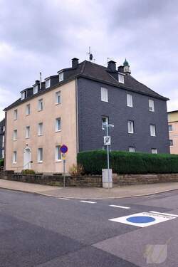 Hausansicht - Wohnen auf großzügigen ca.128m² 5 Zimmer-Wohnung m.Stellplatz in Velbert