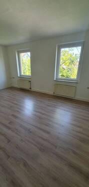 Wohnzimmer - Etagenwohnung mit 50,00 m&sup2; in Bernburg zur Miete