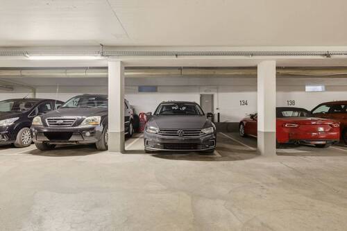 Tiefgaragenstellplatz 132 - 