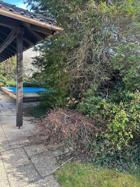 Garten mit Pool - 6 Zimmer Mehrfamilienhaus, Wohnhaus zum Kaufen in Grünwald