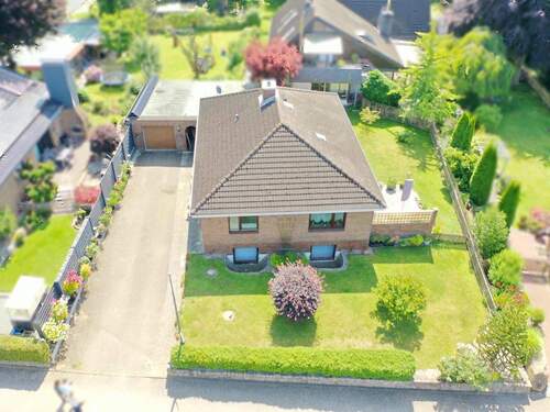 Drohnenansicht vorne - 3 Zimmer Einfamilienhaus zum Kaufen in Brügge