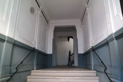 Treppenhaus.jpg - 3 Zimmer Etagenwohnung zum Kaufen in Leipzig