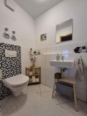 Gäste-WC - 3 Zimmer Etagenwohnung zum Kaufen in Möglingen