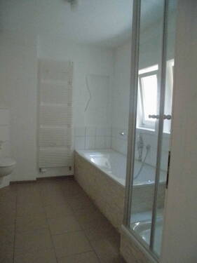Bad 1. OG Wanne - 