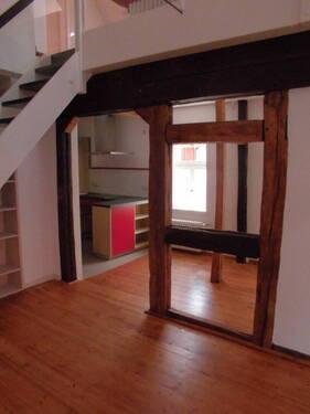 Blick zur Einbauküche - 5 Zimmer Mehrfamilienhaus, Wohnhaus in Büdingen