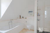 Badewanne und Dusche - 