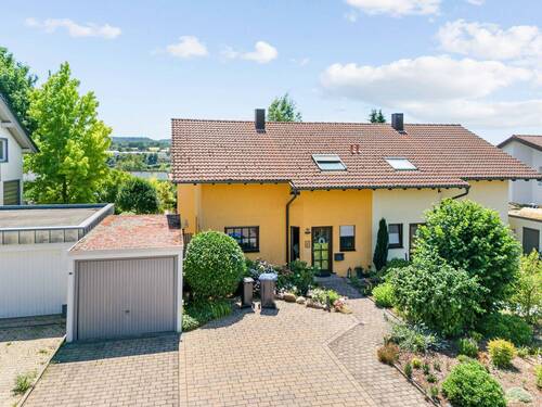 Bild 1 - Familienfreundliche Doppelhaushälfte in traumhafter Randlage