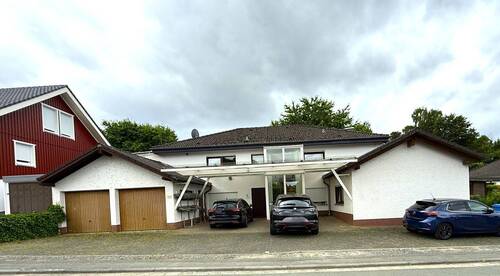 Hausansicht - Einfamilienhaus mit 210,00 m² in Frankenberg (Eder) zum Kaufen