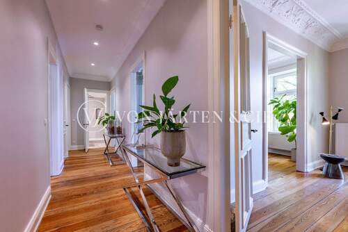 Flur - Etagenwohnung mit 101,00 m&sup2; in Hamburg zum Kaufen