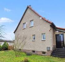 Modernisierungsbedürftiges Einfamilienhaus mit großem Grundstück in Chemnitz Grüna