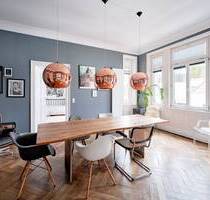 Stilvoller Altbau in urbaner Lage ++BALKON++TIEFGARAGE++ - Stuttgart Mitte