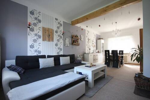 Wohn-/Esszimmer - 