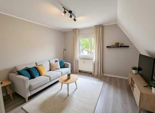 Dachgeschoss Wohnzimmer virtueller Renovierungsvor - 