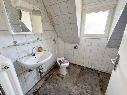 Dachgeschoss Badezimmer - 