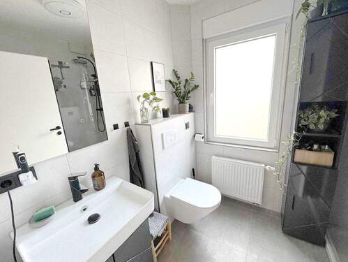 Erdgeschoss Badezimmer - 