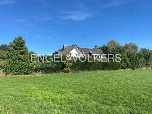 Privat und ländlich gelegen - Einfamilienhaus mit 192,00 m&sup2; in Krefeld zum Kaufen